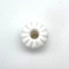 Knop Porselein Wit met ribbel motief 18mm