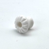 Knop Porselein Wit met ribbel motief 18mm